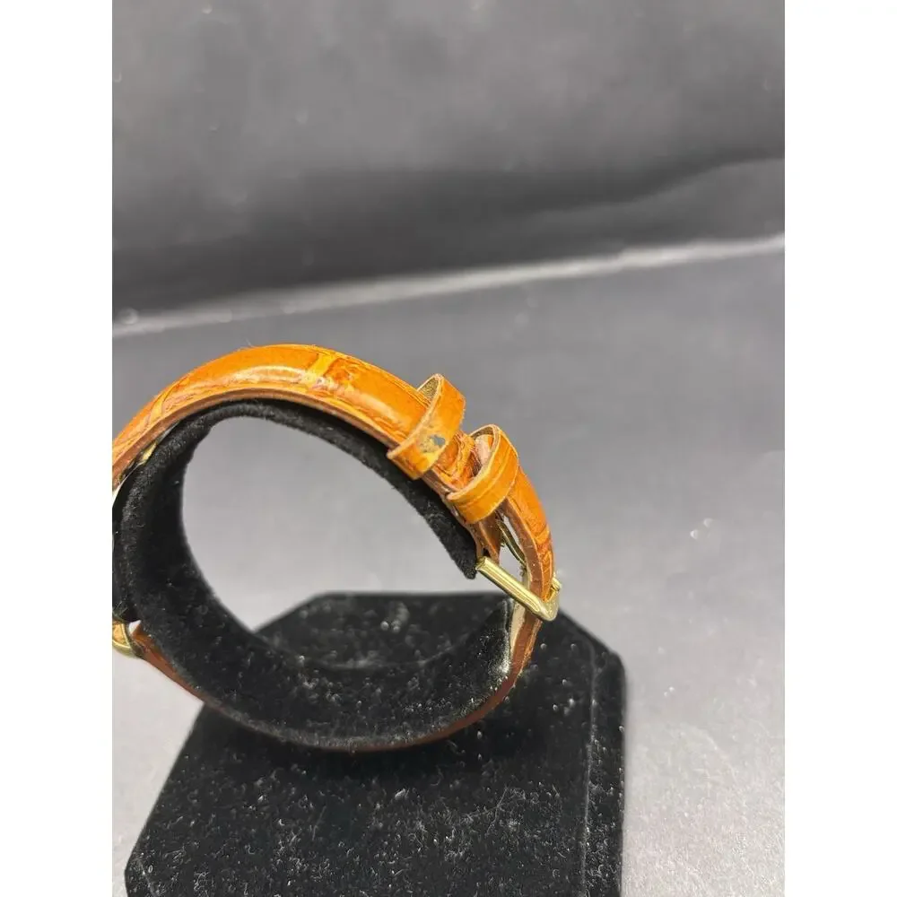 VTG Ladies Black Hills Leaves Autumn Gold Quartz Wristwatch Leather Band Analog